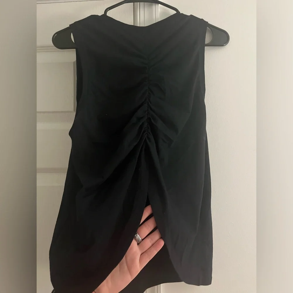 Fabletics workout tank small - Picture 3 of 5